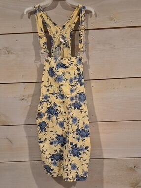Key-Wear Size 10, Yellow Floral Denim Overall Dress, with Blue Rose Print
